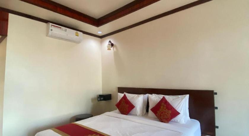 Golden Hotel Dondet Muang Không Zewnętrze zdjęcie