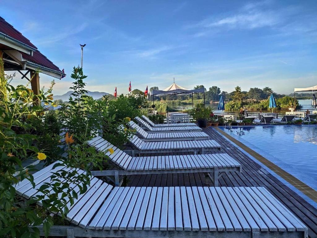 Golden Hotel Dondet Muang Không Zewnętrze zdjęcie