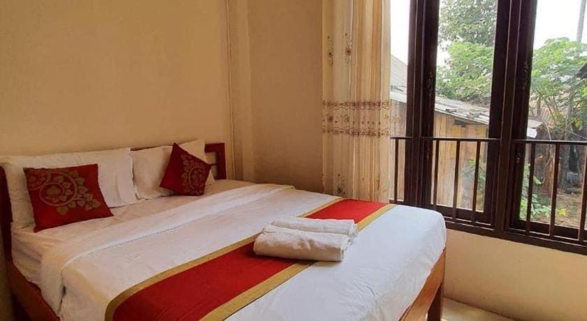 Golden Hotel Dondet Muang Không Zewnętrze zdjęcie