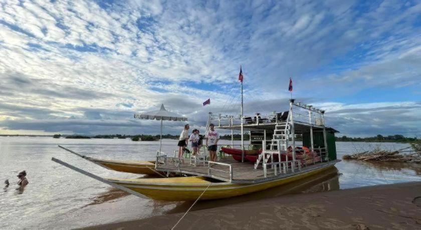 Golden Hotel Dondet Muang Không Zewnętrze zdjęcie