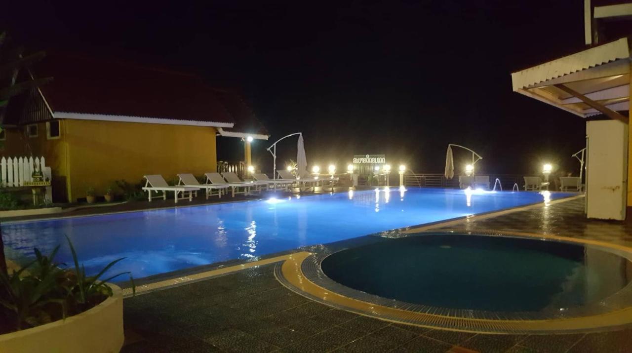 Golden Hotel Dondet Muang Không Zewnętrze zdjęcie