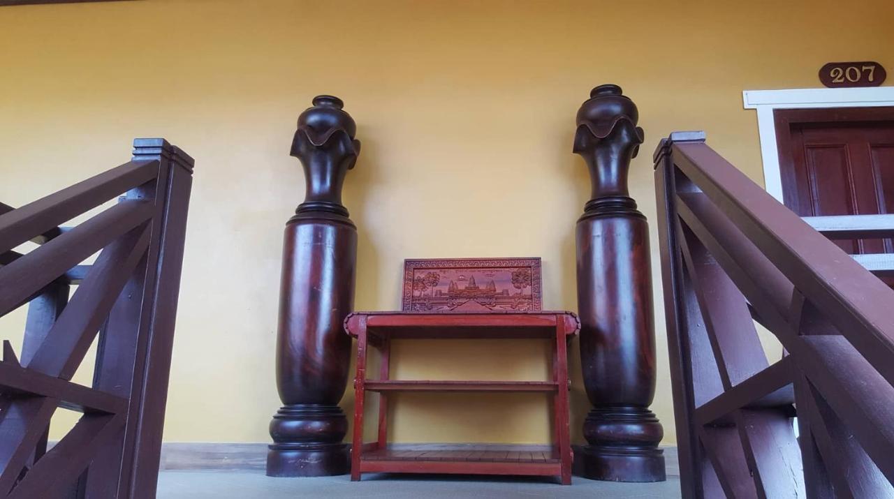 Golden Hotel Dondet Muang Không Zewnętrze zdjęcie